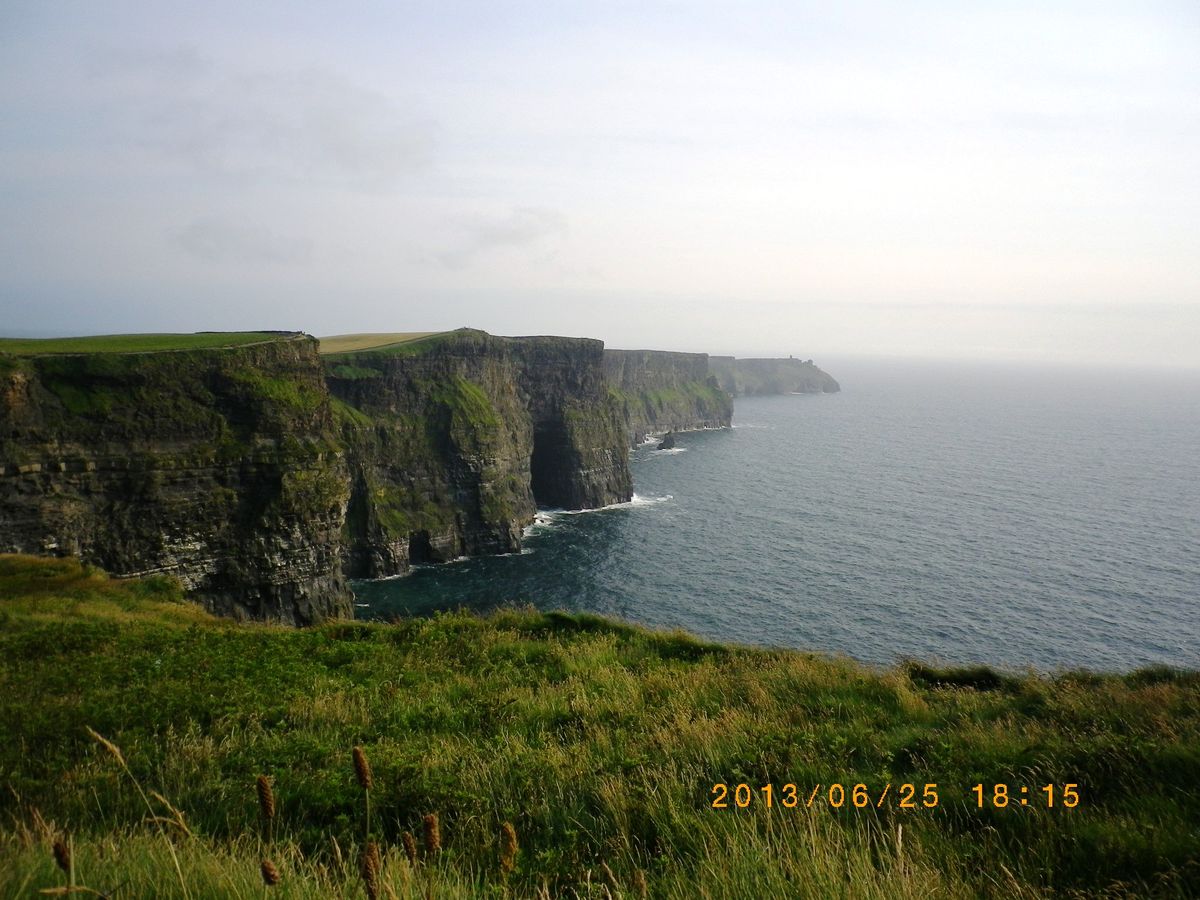 Ocean & cliffs