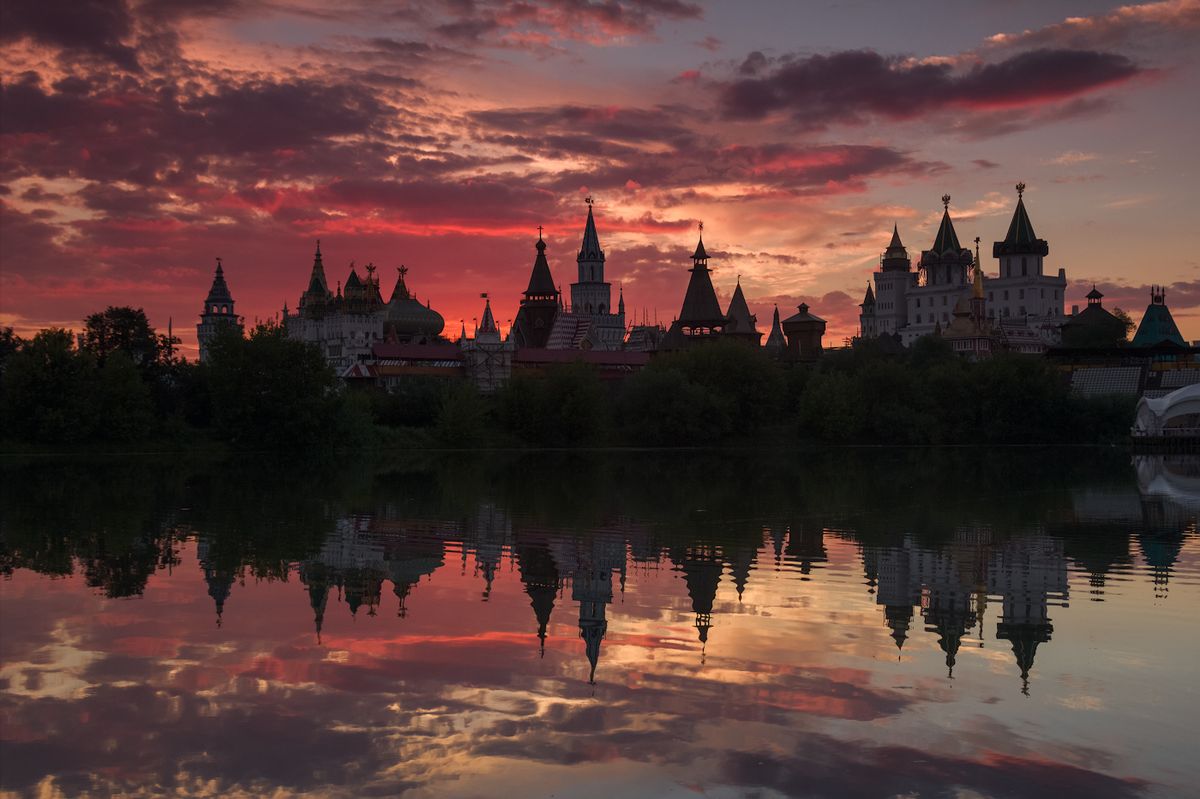 Russia, Moscow, Kremlin in Izmaylovo. This Kremlin - a remake based on the old Russian wooden Kremlin and palaces. Now it is a shopping and entertainment center.