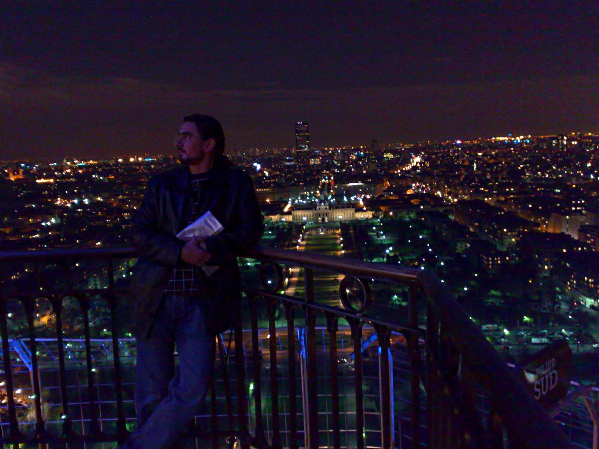 Autoretrato en La Torre Eiffel, a 100m de altura