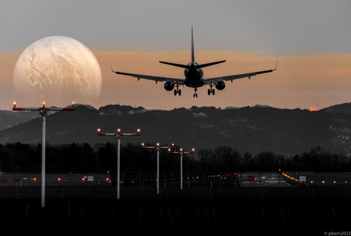 Foto farblich verändert und der Planet gehört da nicht hin.